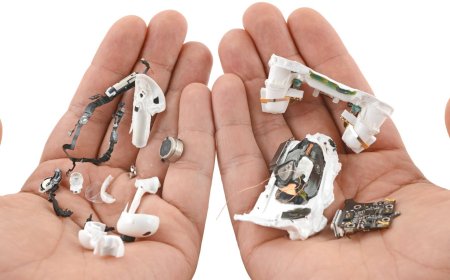 iFixit 拆解苹果 AirPods Pro 3 耳机：电池更换难度极高，可维修性评分 0 分