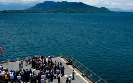 特朗普青睐巴格拉姆，普京则关注越南金兰湾