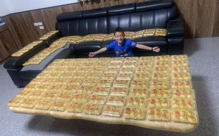 爽秀1500顆蛋黃酥「金磚」！台中這家人6hrs狂打2萬通終如願