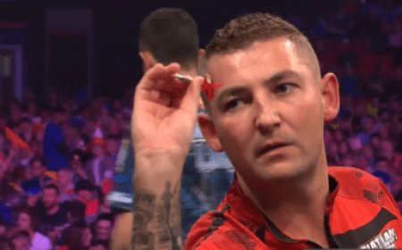 ‘Favourite all-time commentator’ – Fans love Wayne Mardle being instantly proven wrong by darts star after passionate pointers