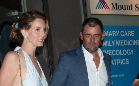 Lana Del Rey's Alligator Tour Guide Husband 'Has Limits' With 'Over-Choreographed' PDA, Expert Says