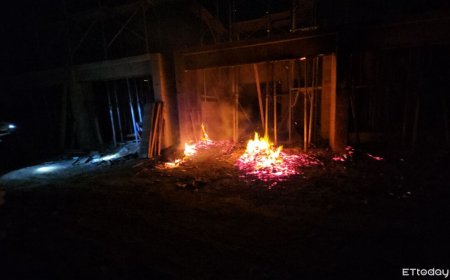 馬公市建案工地火警！「板模燃燒」畫面曝　消防到場灌水搶救