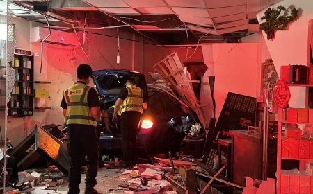 快訊／台中深夜轎車撞入民宅　屋內1女當場死亡