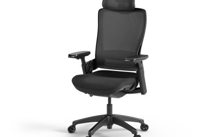 海盗船 Elgato 推出首款工作室座椅 Embrace，支持 5 档倾仰调节