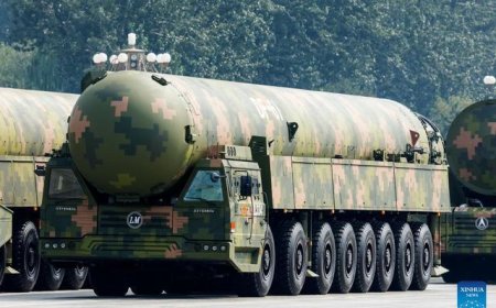 射程覆盖强敌全境，东风-61导弹震撼亮相