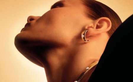 寶格麗鑲鑽石鉚釘好酷　蛇珠寶綴滿小金珠秀工藝