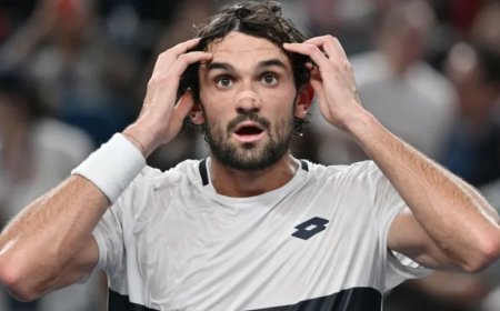 瓦舍罗爆冷击败德约科维奇，将在上海大师赛决赛中对阵表兄林德克内希