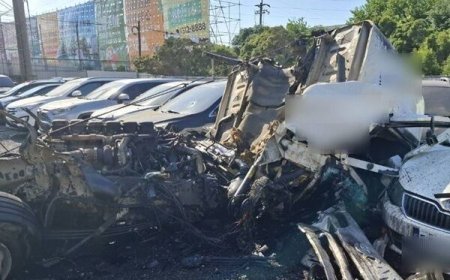 快訊／桃園大貨車撞進停車場！駕駛夾困變形車體　現場慘狀曝