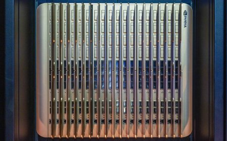 英伟达展示 Kyber 机架平台：单机架 576 块 GPU，800V 直流供电