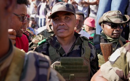 马达加斯加军方领导人将宣誓就任总统  非盟暂停其成员国资格