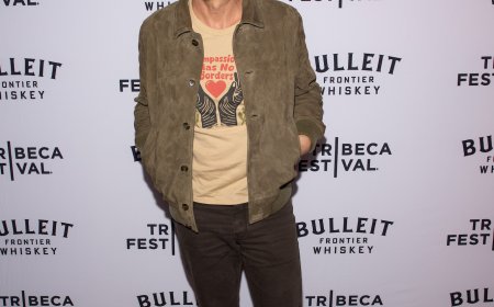 Mark Ruffalo Recalls Having ‘a Dream’ About Punching Ryan Reynolds