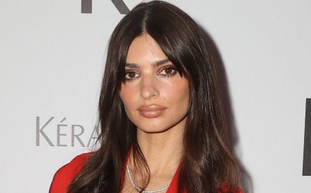 Emily Ratajkowski Earns 'The Best To Ever Do It' Praise After Victoria's Secret Runway Debut