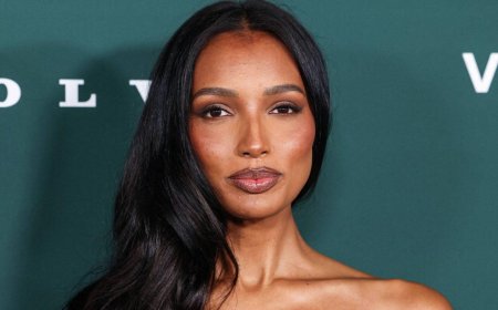 The 2025 Victoria's Secret Fashion Show Pushed Boundaries From The Opening