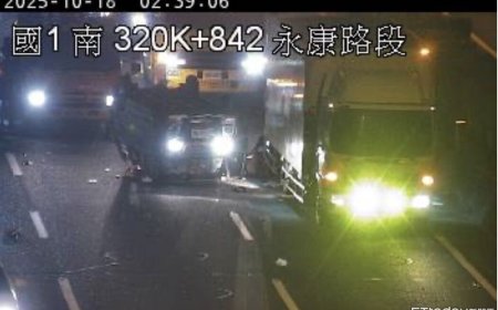 國1永康段凌晨車禍！廂型車與物流車碰撞　翻覆躺中線駕駛送醫