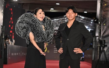 金鐘時尚總覽 ／棒棒堂露肌比深V！陶晶瑩浮誇戰袍帶16歲帥兒壓軸