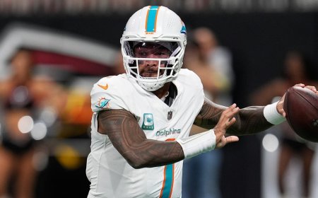 Dolphins' Tua Tagovailoa throws 4 touchdown passes with swollen eye