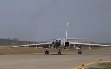 多架轰-6K赴台岛周边展开模拟对抗训练