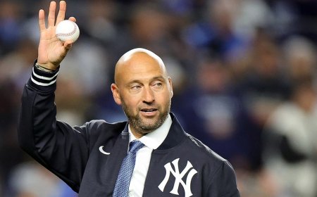 Derek Jeter jokes with Dodgers star Mookie Betts about 2020 World Series win in COVID-shortened season