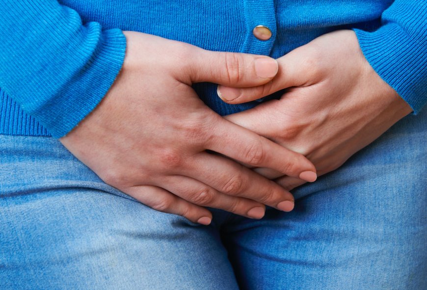 女網紅直播5小時不敢上廁所　憋到「感染尿血」急就醫