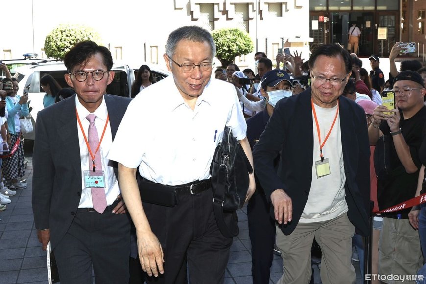 柯文哲作證拒答卻停不住嘴　與小沈不談京華城「聽他講前女友」