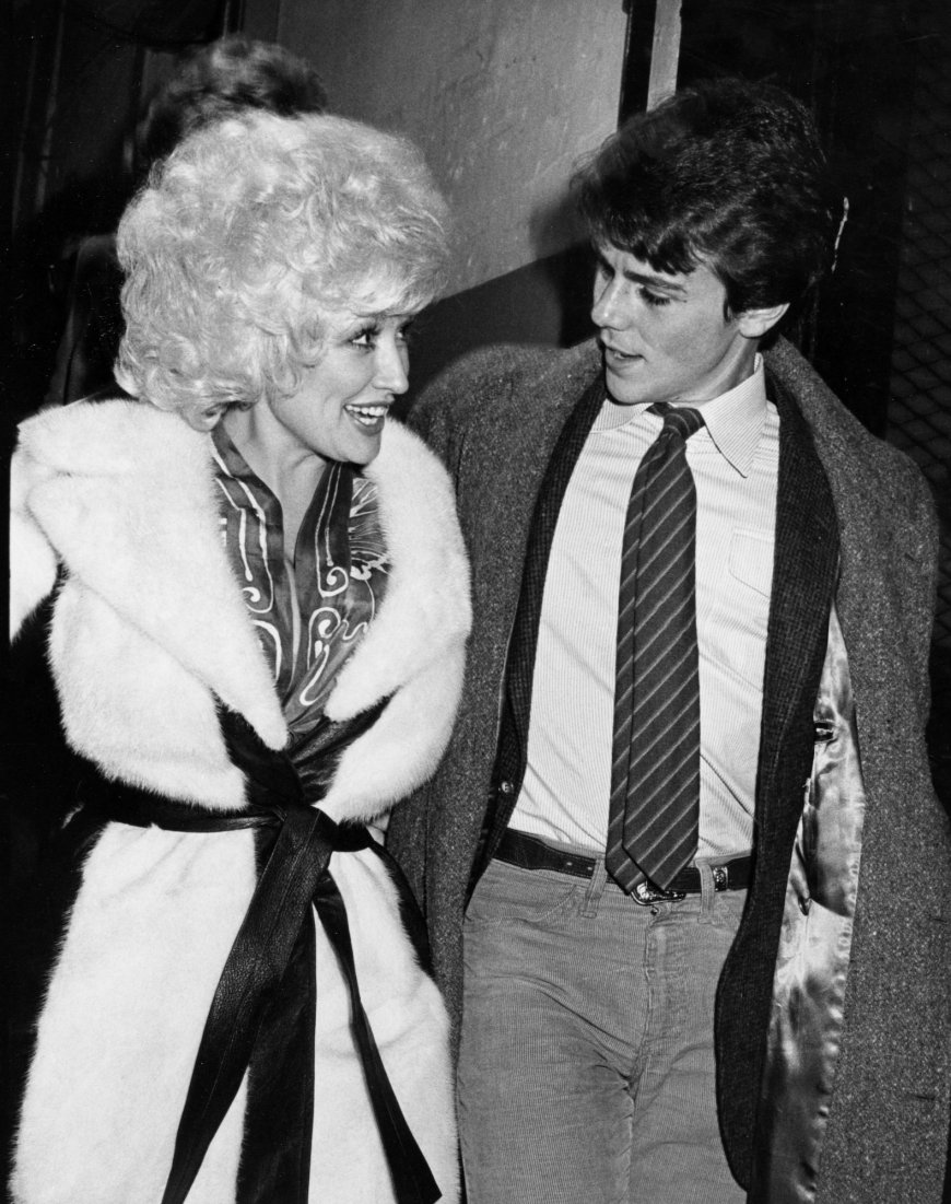 Dolly Parton’s Family: Meet the Singer’s 11 Brothers and Sisters