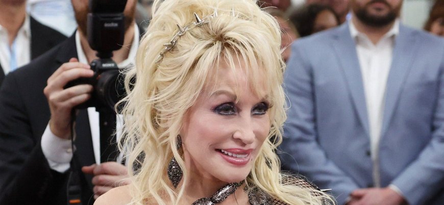 Dolly Parton’s Sister Clears The Air After Seeking Prayers For Singer's Health