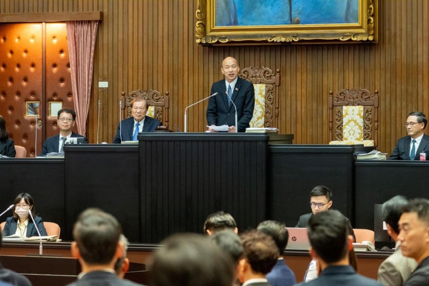 台灣民主文化在普發一萬中倒退