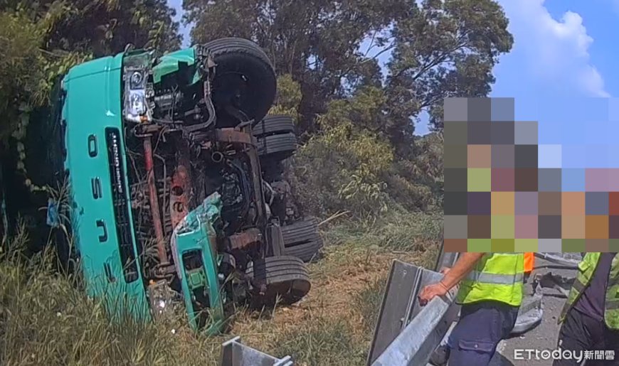 國1民雄段大貨車失控撞護欄！側翻躺邊坡草叢　57歲男送醫