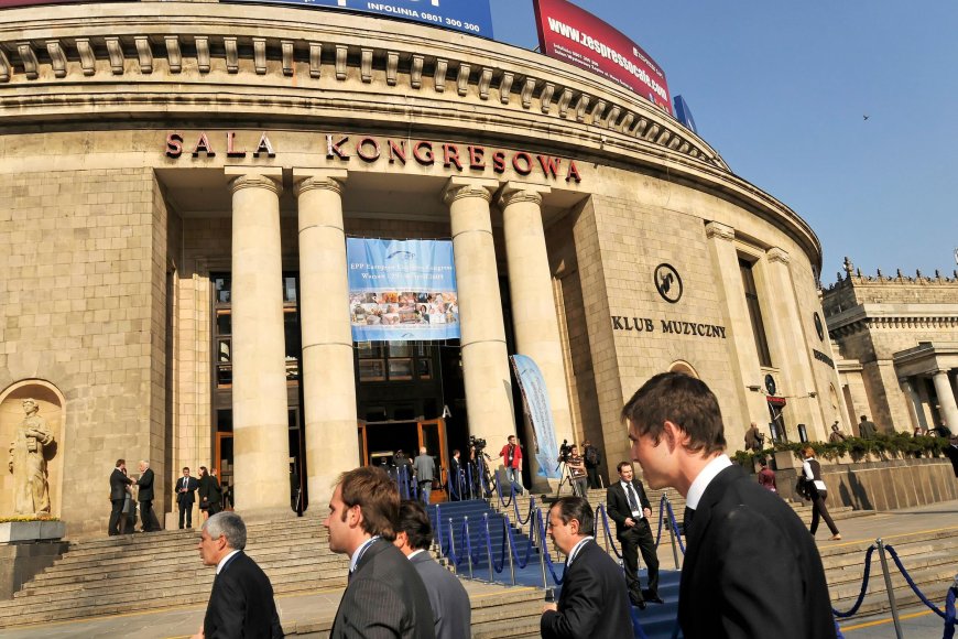 歐洲吹起移民緊縮風潮　波蘭跟進收緊移民政策　內政部稱公民權是一種特權