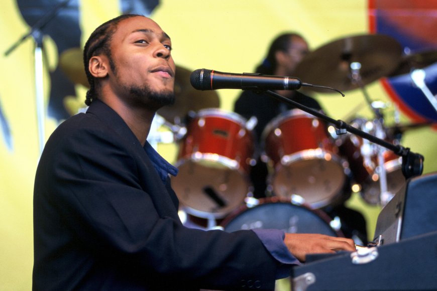 Ten Classic D’Angelo Deep Cuts, From Prince Covers to Duets With Erykah Badu and Lauryn Hill
