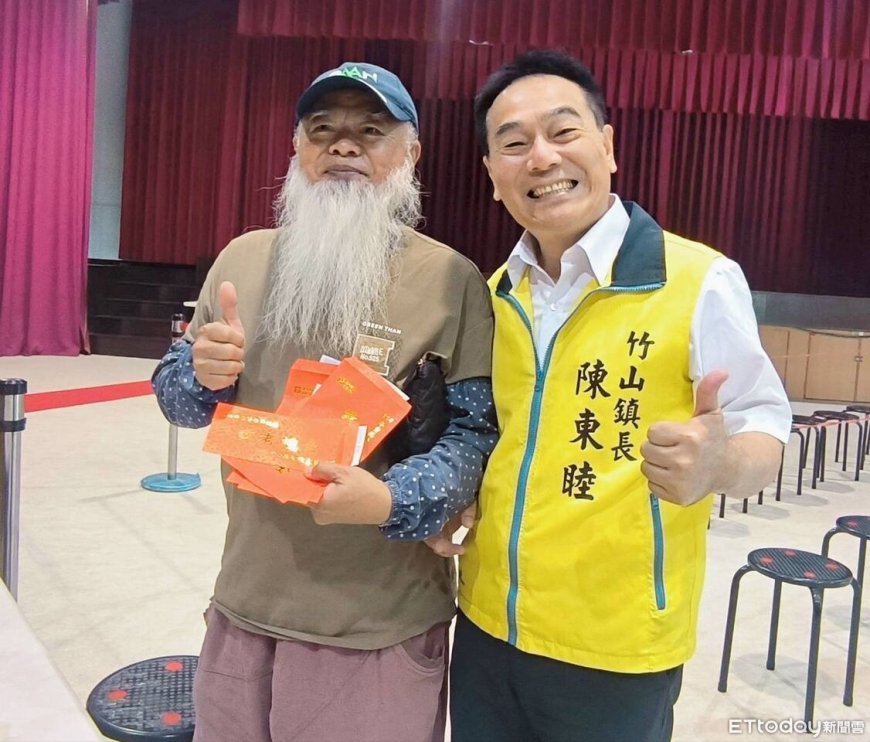 竹山鎮今起發放重陽敬老禮金　百歲人瑞享3萬現金+紫南宮金戒指