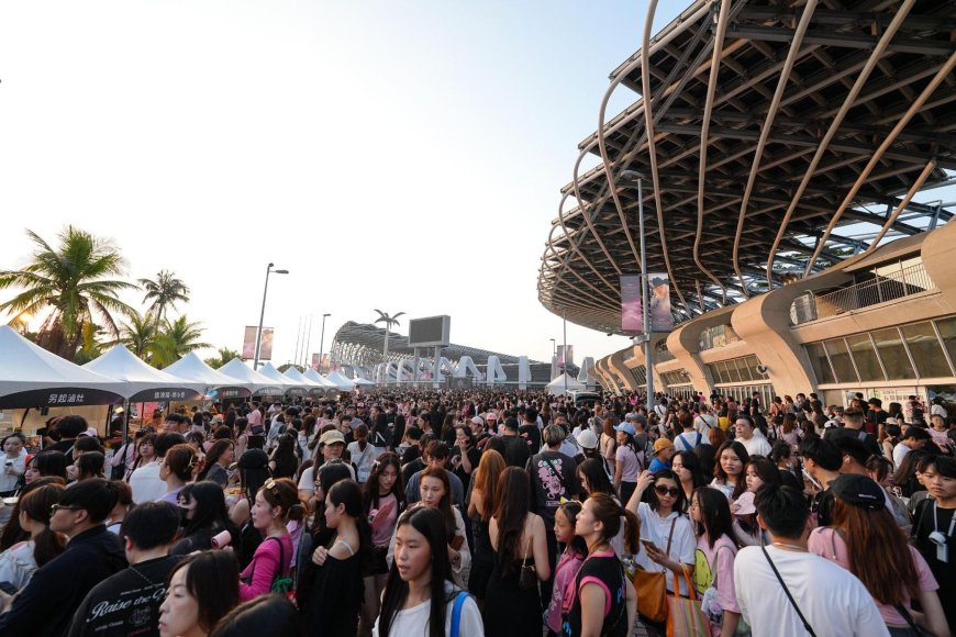 BLACKPINK演唱會散場人潮滿滿 高捷世運站運量全日約32萬人次