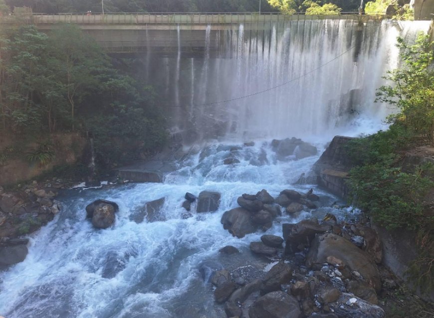 太魯閣堰塞湖現況曝！水位距離壩頂約5公尺　恐短期內溢流潰決