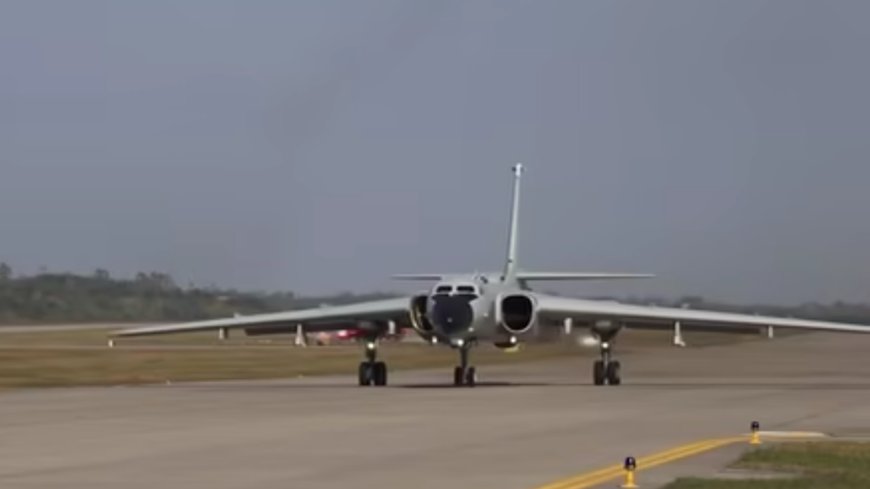 多架轰-6K赴台岛周边展开模拟对抗训练