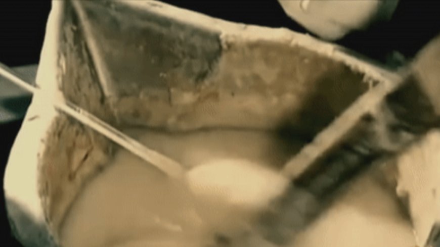 原子弹内部的炸药，竟是靠木棒搅出来的