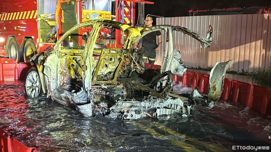 特斯拉自撞1死2傷！運安會曝「時速破200」　狂燒4hrs畫面曝光