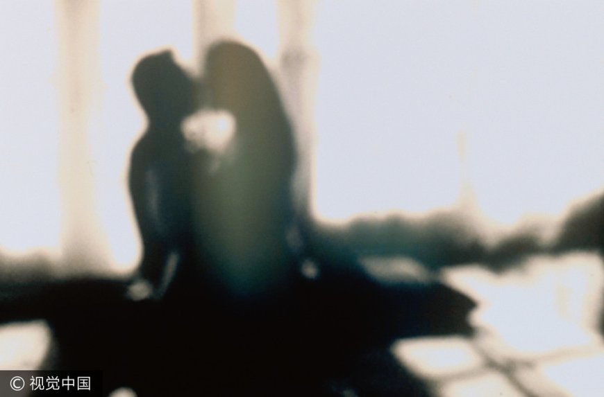 目睹夫KTV擁吻還「承認精神外遇」　妻求償60萬全敗訴