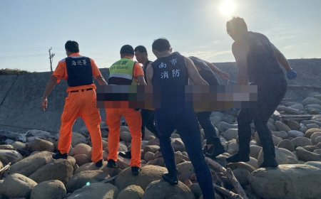 快訊／台南曾文溪口今晨發現男性浮屍！　警消赴現場打撈