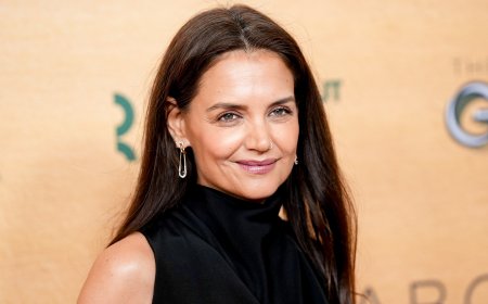 Hurry! Katie Holmes’ Everyday Loafers Are Finally Back in Stock