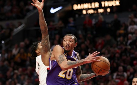 小尼克·史密斯，湖人队在詹姆斯、东契奇和里夫斯缺阵的情况下爆冷击败波特兰开拓者