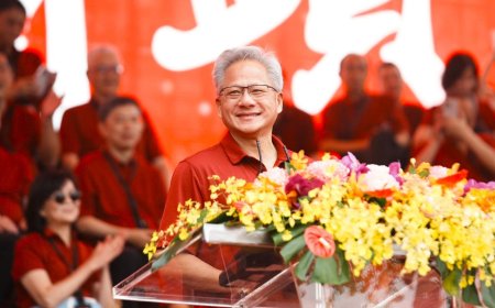 台積電運動會》魏哲家主持開場　黃仁勳站台致意「台積我愛你」