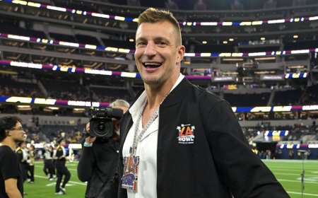 Rob Gronkowski to officially retire from NFL with ceremonial one-day Patriots contract signing