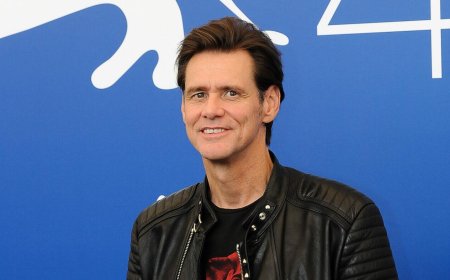 Jim Carrey's 'New Look' During Rare Outing Sets Tongues Wagging: 'What Happened To His Face?'
