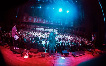 Amid Growing Emo Nostalgia, Hot Mulligan’s Feverish Live Show Proves They’re as Vital as Their Idols: Concert Review