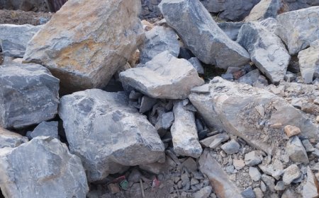 四川马尔康通报红旗桥发生垮塌：山体变形加剧滑塌造成，无人员伤亡