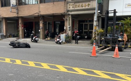 堆高機迴轉「牙叉」險害命！騎土閃不及撞上　人車噴飛畫面曝