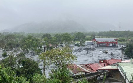 馬太鞍溪暴漲！泥流夾帶大量土石吞沒明利村　空拍慘況畫面曝