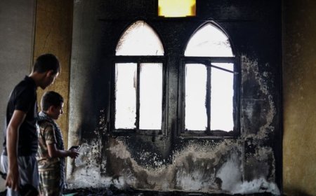 以色列定居者袭击西岸清真寺，引发国际社会谴责