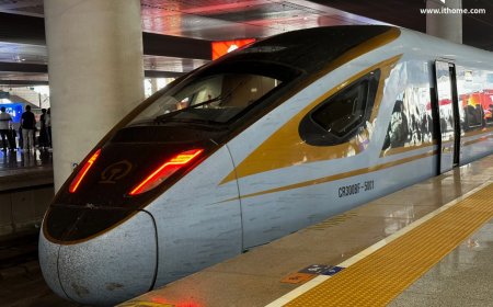 创历史同期新高，1 至 10 月全国铁路发送旅客 39.5 亿人次同比增长 6.4%