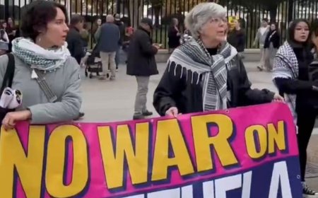 白宫前民众抗议，反对美政府在加勒比海军事行动